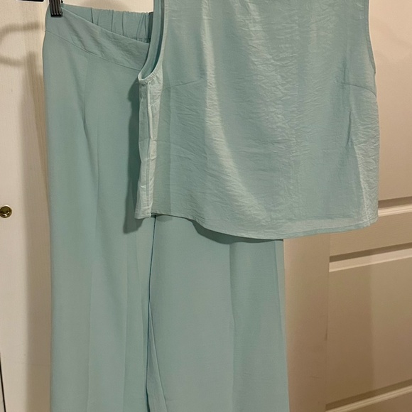 Women’s Summer 2-Piece Cropped Set - Size Small - Light Cyan Blue - Like New - Picture 2 of 11
